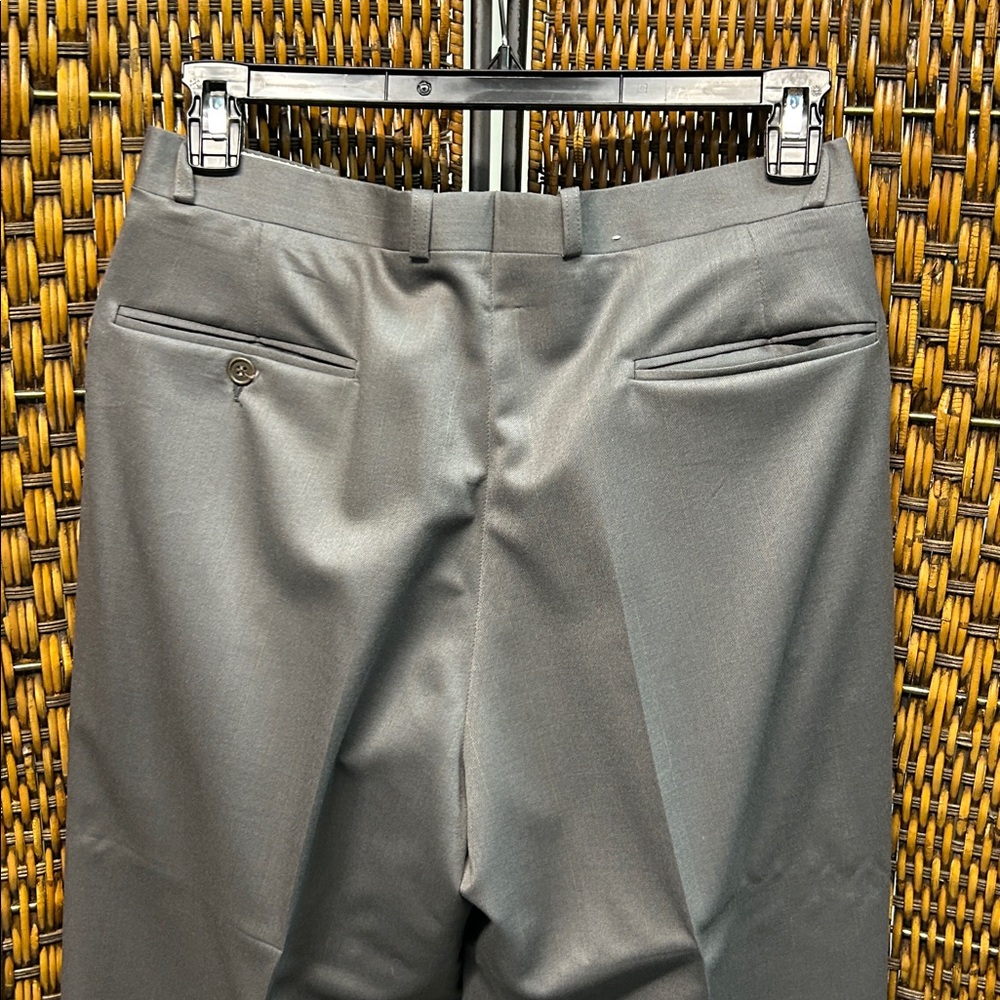9932 Men's Gray Suit Dillards Size 39R Coat 32 Pants Yves Saint Laurent - Picture 14 of 15